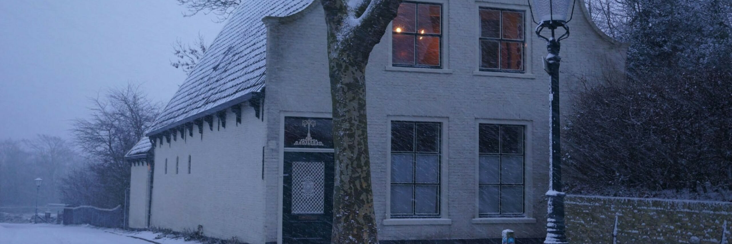 Bed en Breakfast pastorie De Waal in de sneeuw VVV Texel