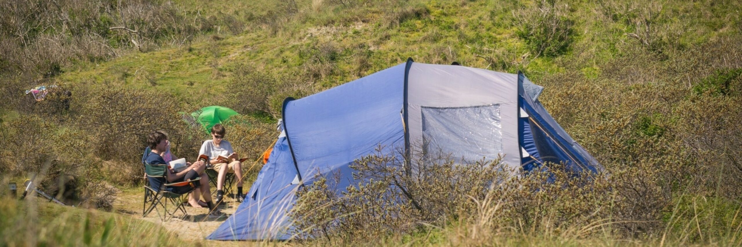 Kampeerplaats in de duinen van De Koog Camping Kogerstrand VVV Texel