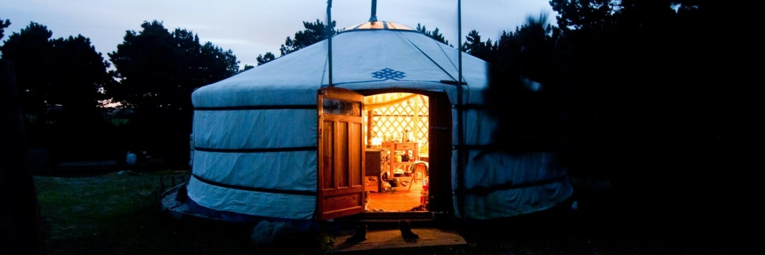 Yurt in de avond Den Hoorn VVV Texel