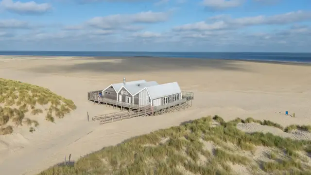 Hayco Paal 31 Faro Beach Texel Avond 01