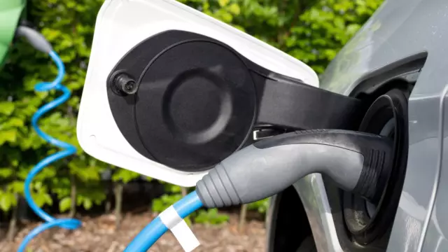 Auto opladen tijdens vakantie VVV Texel