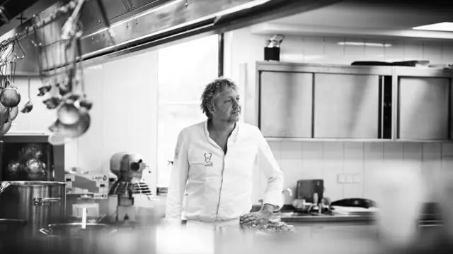 Portret Bij Jef in de keuken VVV Texel